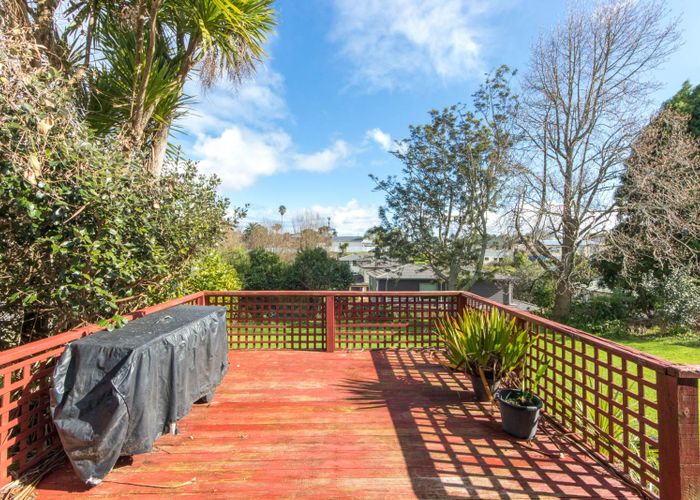  at 2/26 Copley Street, New Lynn, Auckland