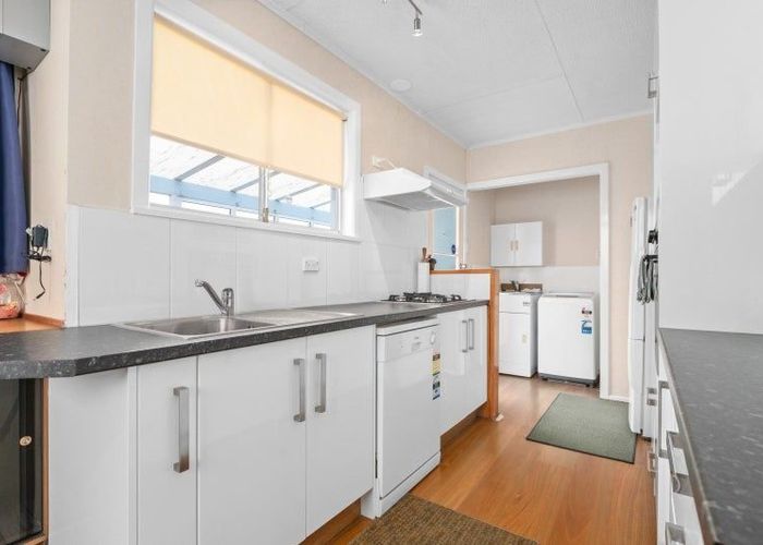  at 44 MacDonald Road, Glenview, Hamilton