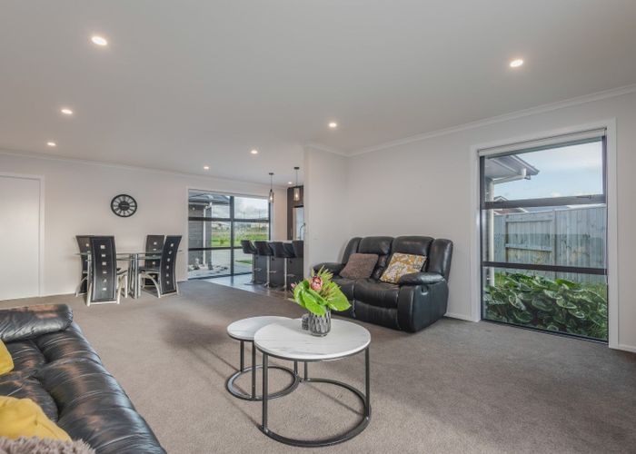 at 90 Johnstone Drive, Fitzherbert, Palmerston North