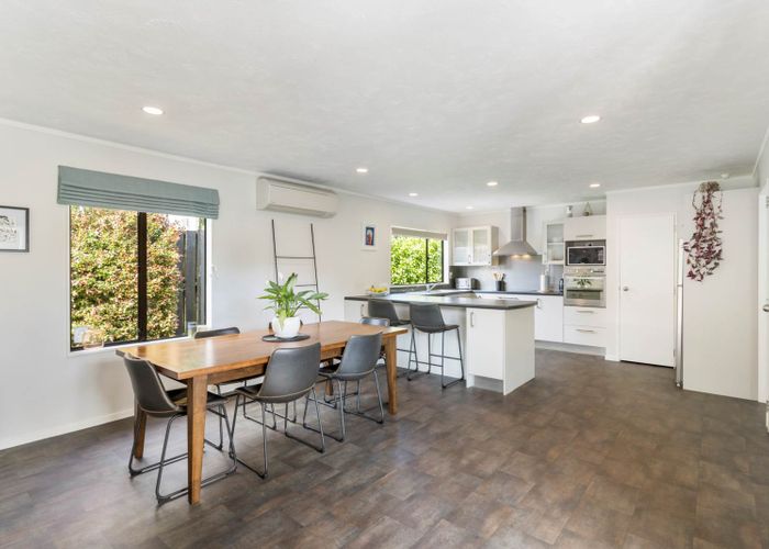  at 51 Hale Crescent, Bayview, Auckland