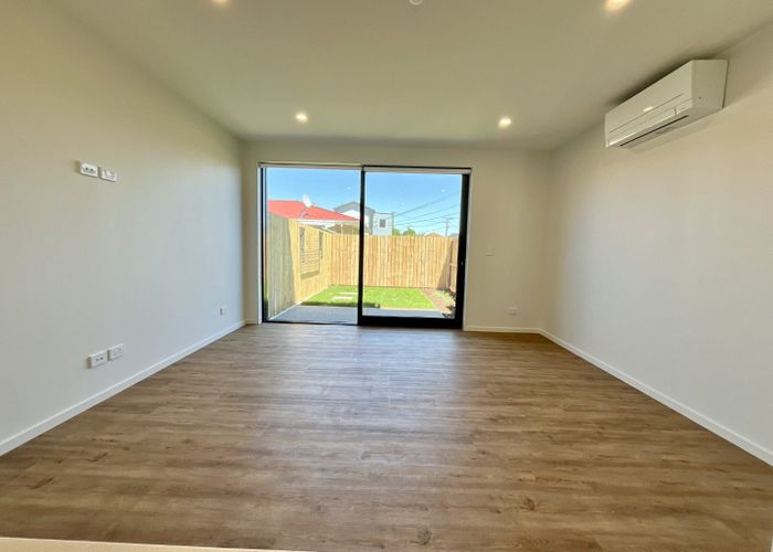  at 2/18 Feilding Street, Addington, Christchurch City, Canterbury