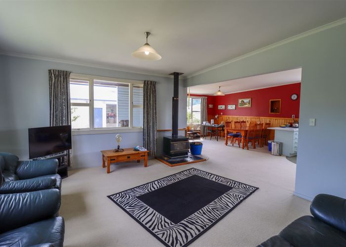 Free property data for 82 The Avenue, Pareora homes.co.nz