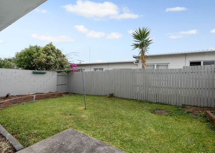  at 2/138 Hutchinson Avenue, New Lynn, Waitakere City, Auckland