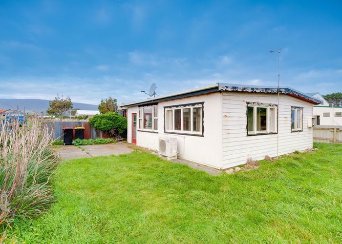  at 34 Oldham Street, Riverton