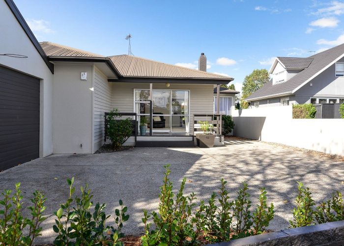  at 6 McNicol Street, Fairfield, Hamilton