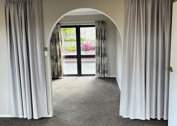  at 2/25 Nicholas Road, Somerville, Manukau City, Auckland