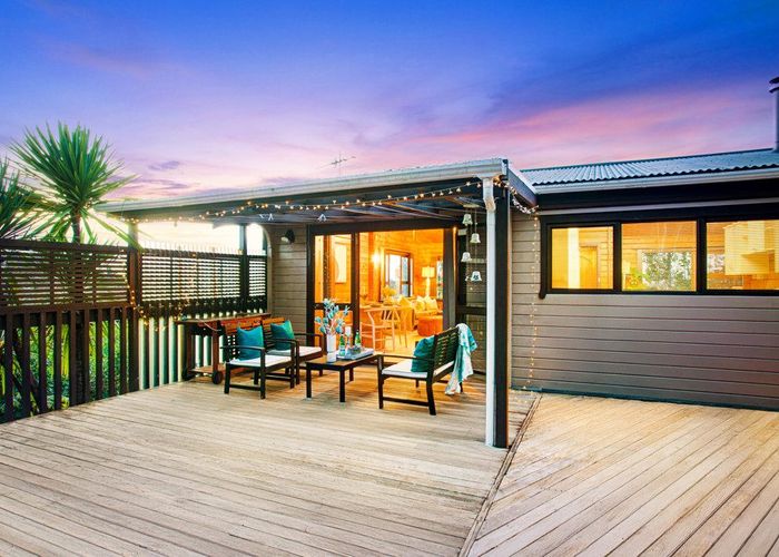  at 98 Daffodil Street, Titirangi, Waitakere City, Auckland