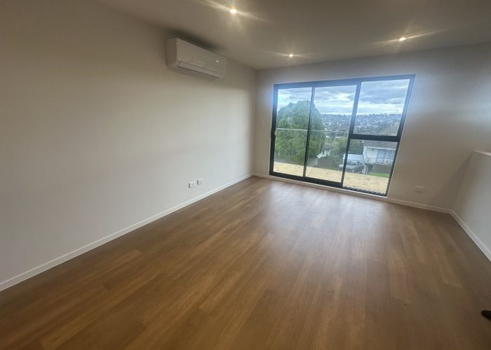  at 35 Cedar Heights Avenue, Massey, Waitakere City, Auckland