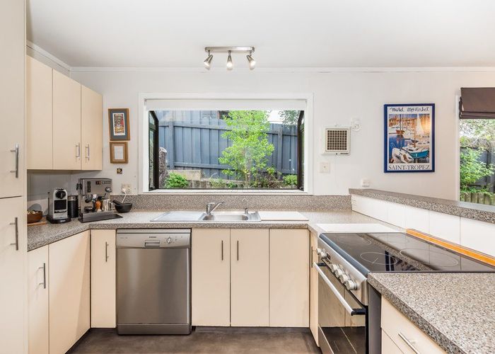  at 25 Chums Road, Paraparaumu Beach, Kapiti Coast, Wellington