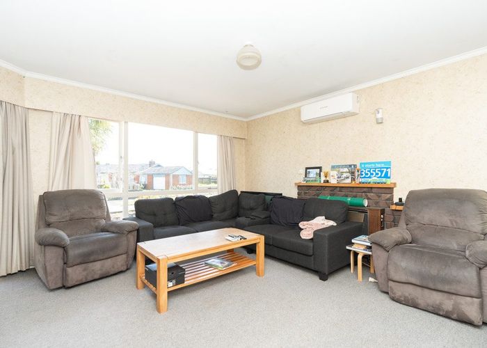  at 24 Southsea Crescent, Silverdale, Hamilton
