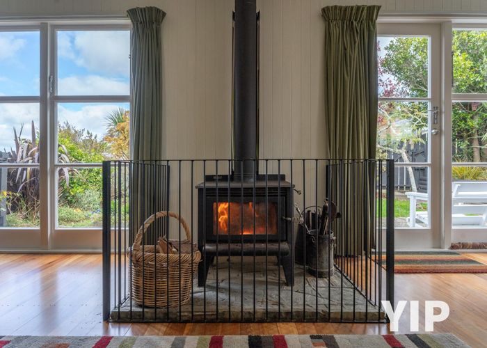  at 36 Batchelor Street, Newlands, Wellington