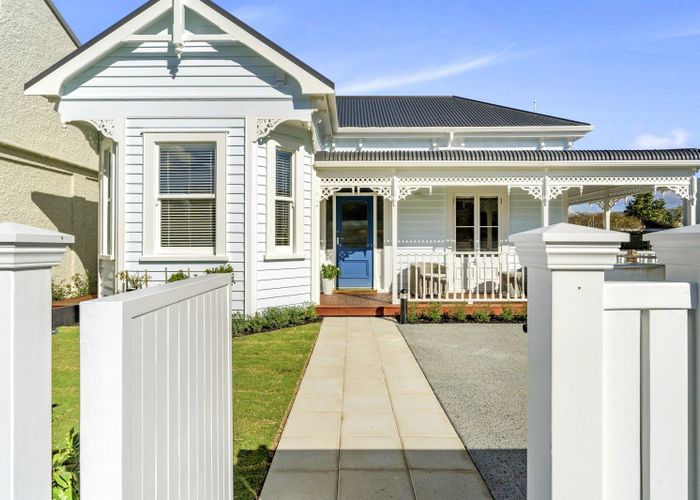  at 4 Clarence Road, Northcote Point, North Shore City, Auckland