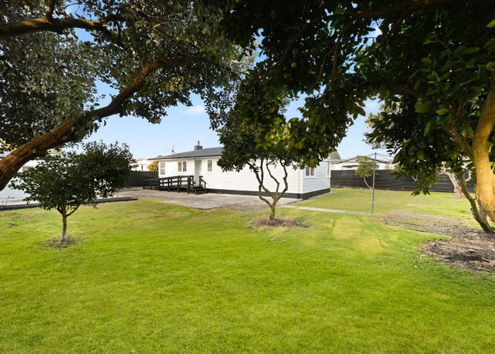  at 10 Rosalind Street, Deanwell, Hamilton