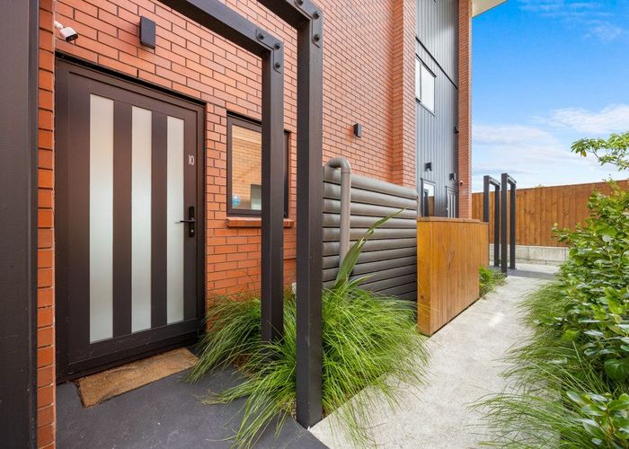  at 10/79 Taikata Road, Te Atatu Peninsula, Waitakere City, Auckland