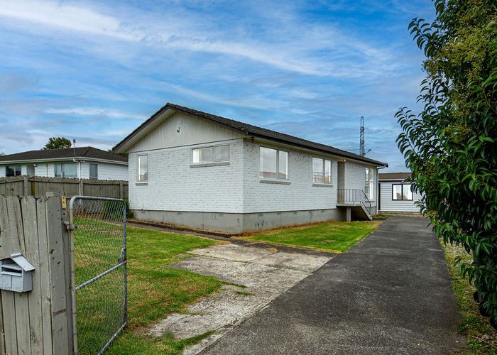  at 5 Tosca Place, Otara, Auckland