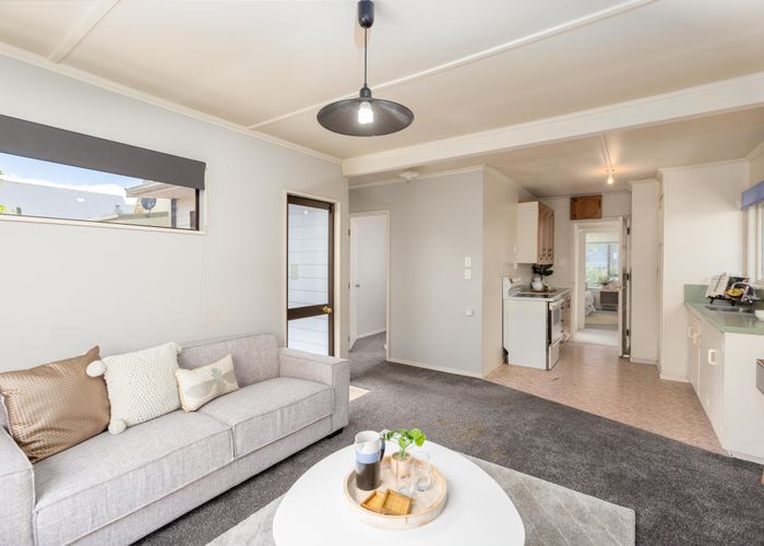  at 22 Batten Grove, The Pines Beach, The Pines Beach