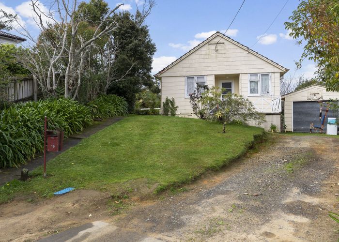  at 18 Castaing Crescent, Te Atatu South, Waitakere City, Auckland