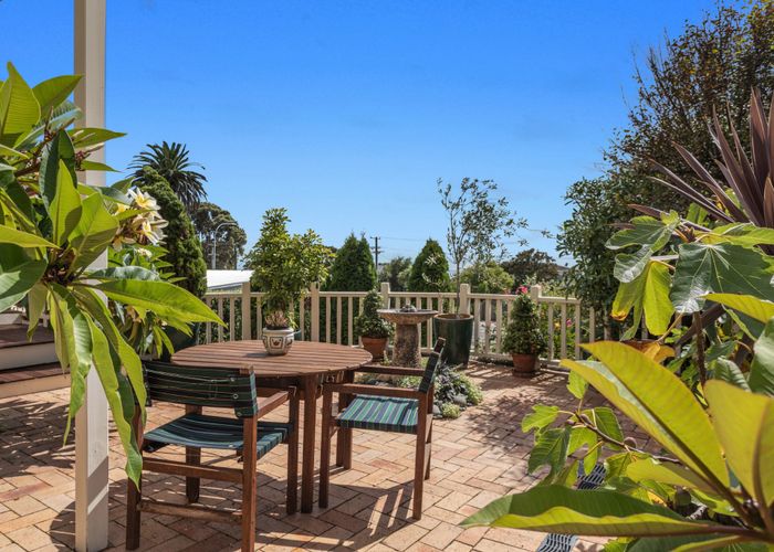 For sale 242 Pohutukawa Avenue, Ohope, Whakatane, Bay Of Plenty homes.co.nz