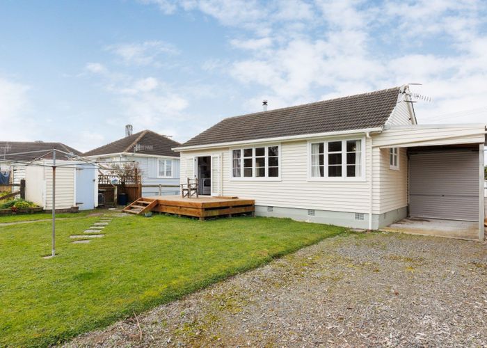  at 18 Bell Street, Marton, Marton