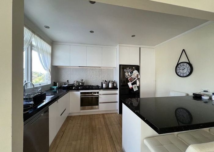 at 44 Deuxberry Avenue, Northcote, North Shore City, Auckland