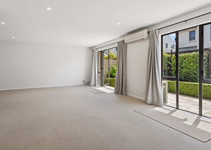  at 1/23 Stoneyhurst Street, Merivale, Christchurch City, Canterbury