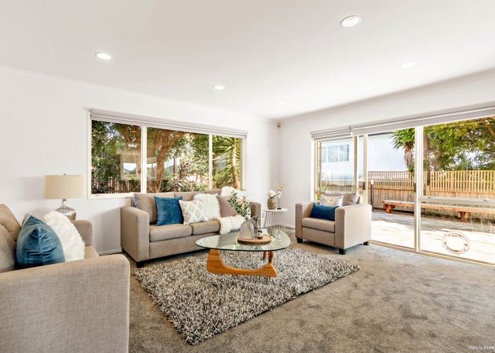  at 2/62 Orangewood Drive, Northpark, Auckland