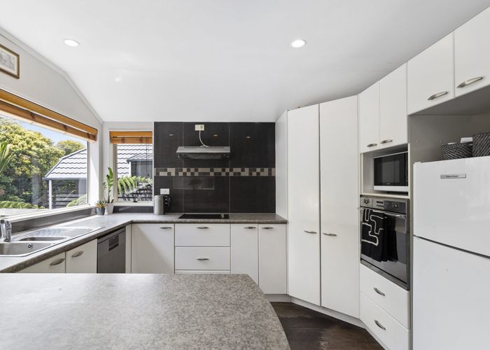  at 98b Gowing drive, Meadowbank, Auckland City, Auckland