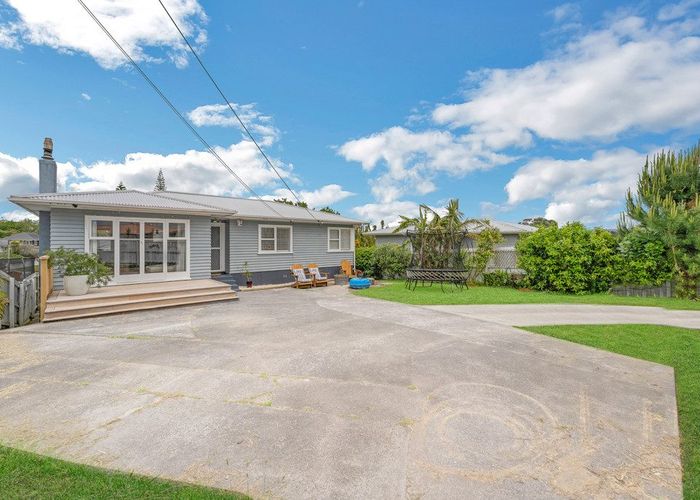  at 20 Sylvan Crescent, Te Atatu South, Waitakere City, Auckland