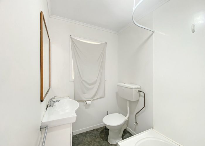  at 99 Seabrook Avenue, New Lynn, Waitakere City, Auckland