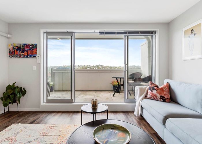  at 404/25 Bute Road, Browns Bay, Auckland