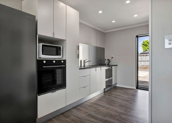  at 1/220 Coronation Avenue, Welbourn, New Plymouth, Taranaki