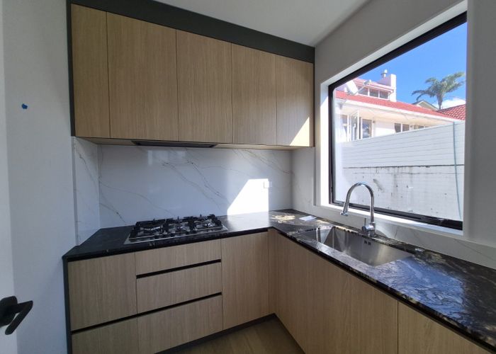  at 8 Park Rise, Campbells Bay, North Shore City, Auckland