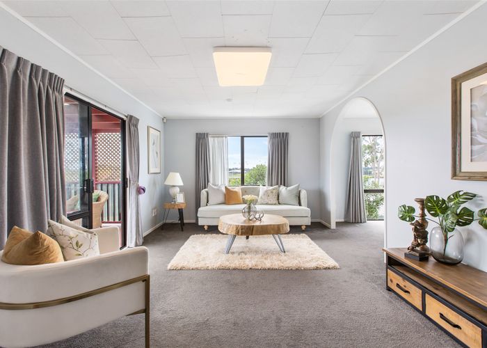  at 1/48 Barbados Drive, Unsworth Heights, Auckland