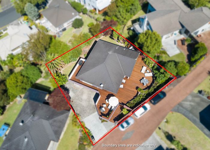  at 8 Crestview Place, Browns Bay, Auckland