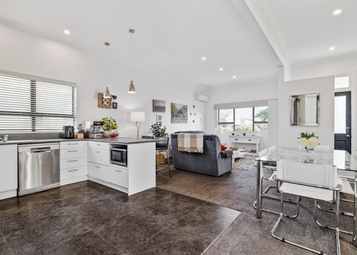  at 43 Wood Street, Takaro, Palmerston North