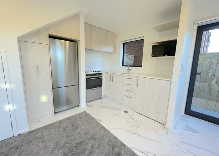  at 1/10 Yeovil Road, Te Atatu Peninsula, Auckland