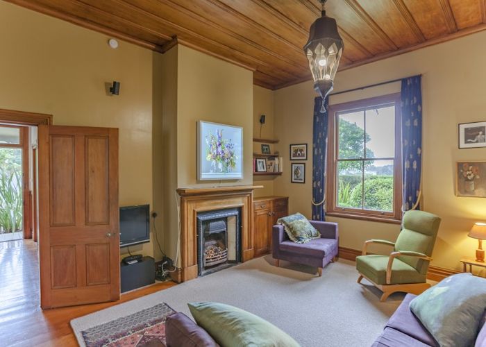  at 8 Paradise Road, Napier South, Napier