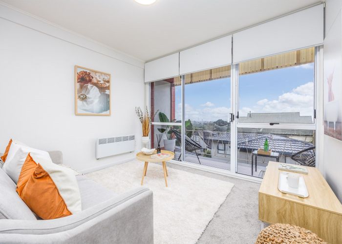  at 7/219 Onewa Road, Birkenhead, Auckland