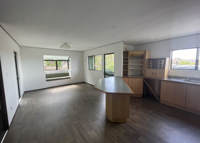  at 25 Sandgate Ave, Botany Downs, Manukau City, Auckland