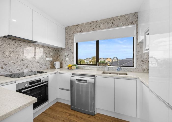  at 5A Te Anau Place, Pakuranga Heights, Manukau City, Auckland