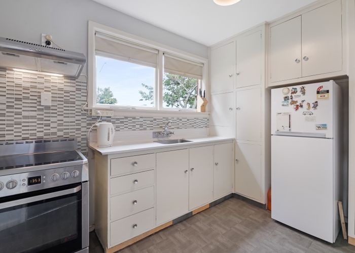  at 2/166 Halswell Road, Hillmorton, Christchurch