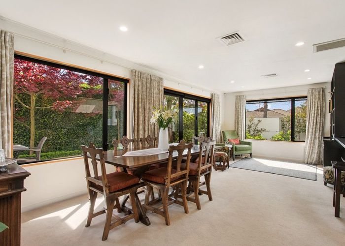  at 2/31A Garden Road, Merivale, Christchurch