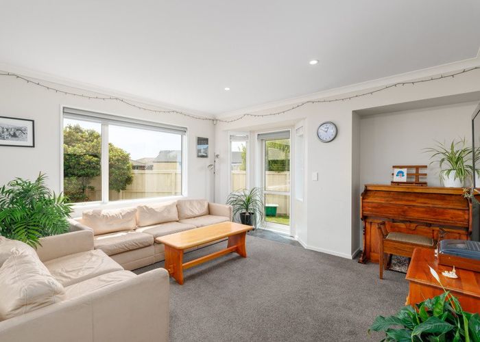  at 1/27 Kirsten Place, Parklands, Christchurch