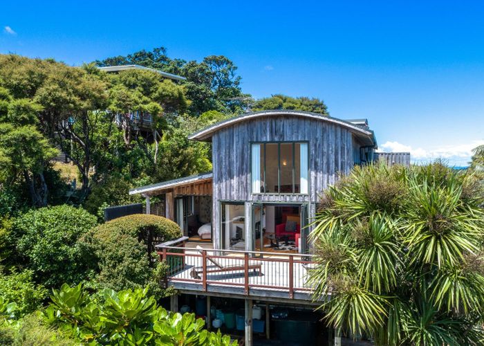  at 19 Bella Vista Road, Omiha, Waiheke Island