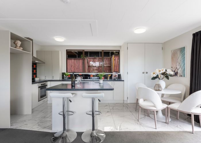  at 1/6 Sarajevo Place, Massey, Auckland