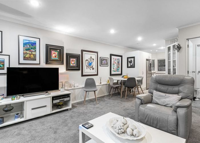  at 5/102 GREENHITHE ROAD, Greenhithe, North Shore City, Auckland