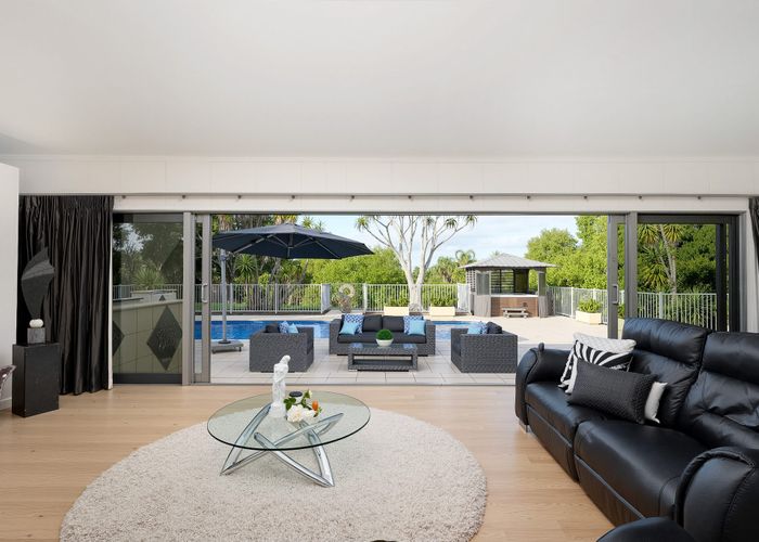  at 7 Burgundy Park Avenue, Henderson, Waitakere City, Auckland