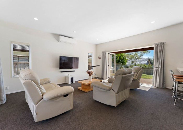  at 13 Red Oak Place, Schnapper Rock, North Shore City, Auckland