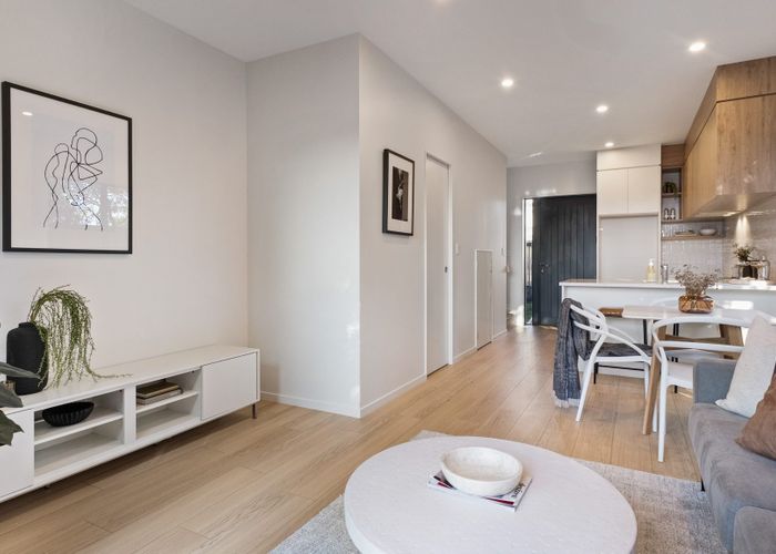 at 1B Cliff View Road, Green Bay, Waitakere City, Auckland