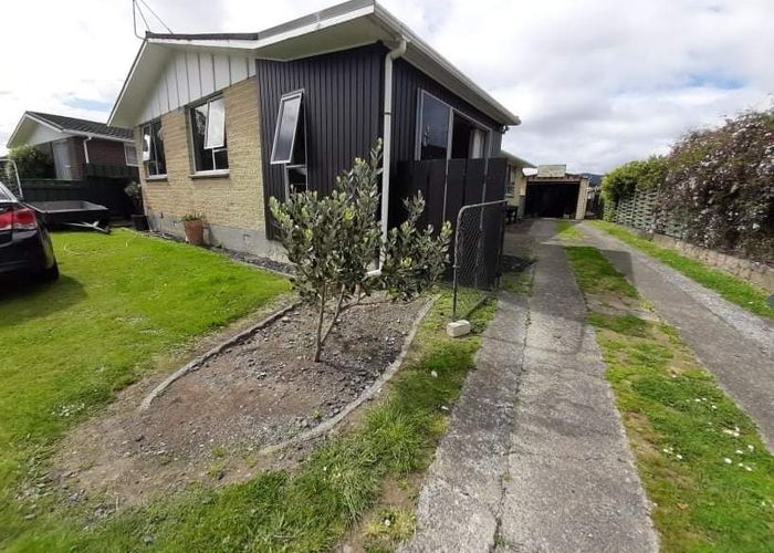  at 77 Pasadena Cres, Totara Park, Manukau City, Auckland